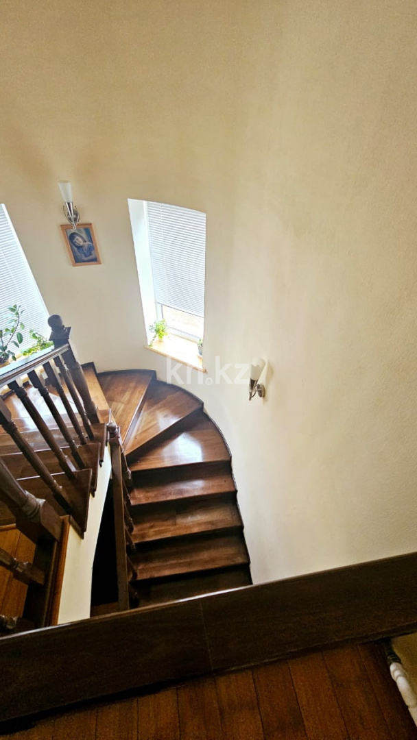 Продажа 7-комнатного дома, 379 м², мкр-н Самал-3 - Продажа домов, коттеджей в Уральске фото 16 из 28