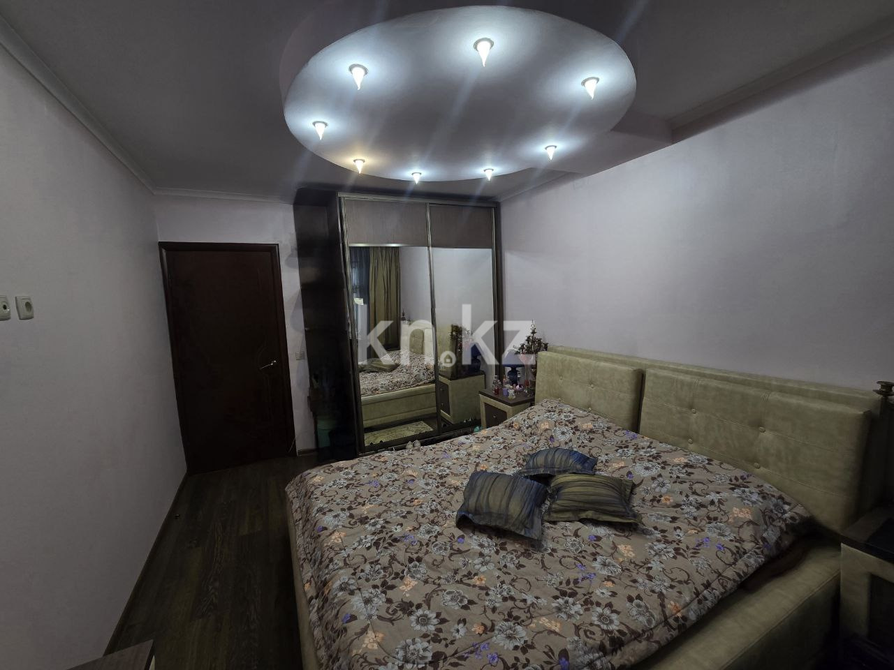 Продажа 4-комнатной квартиры, 80 м², ул. Жандосова - Продажа квартир в Алматы фото 2 из 22