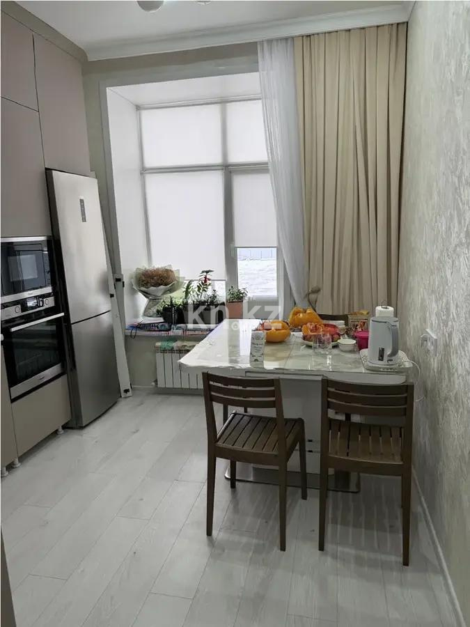 Продажа 2-комнатной квартиры, 67 м², ул. Дюсембекова, дом  83/2 в Караганде - фото 3