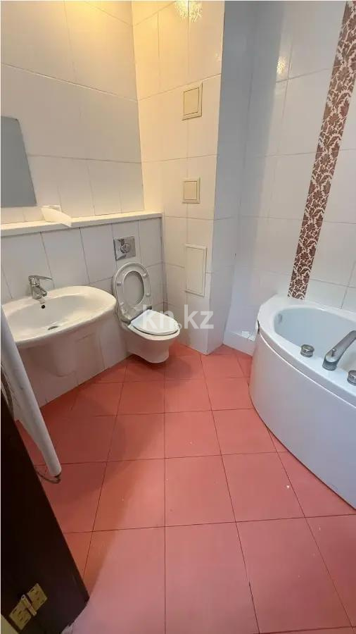 Продажа 4-комнатной квартиры, 118 м², ул. Сатпаева, дом  30/8 в Алматы - фото 6