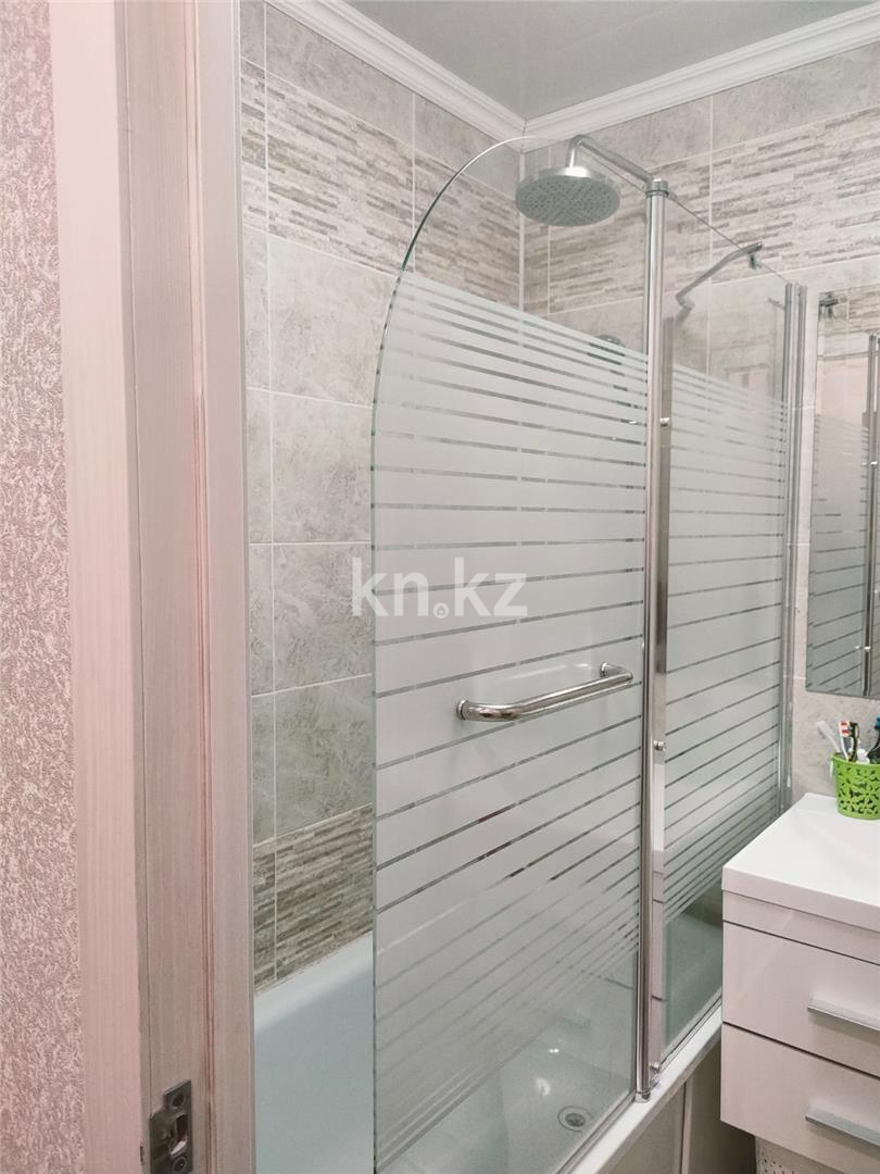 Продажа 3-комнатной квартиры, 64 м², ул. Жекибаева - Продажа  трехкомнатных квартир в Караганде фото 10 из 22