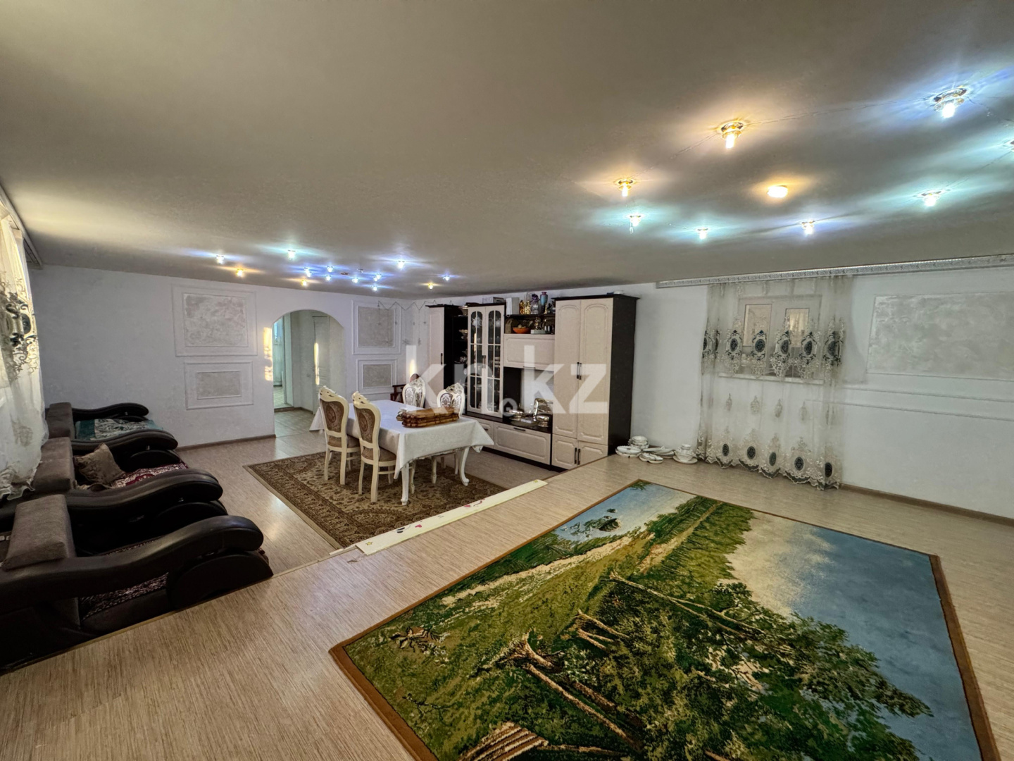 Продажа 6-комнатного дома, 343 м², ул. Карибжанова - Продажа домов, коттеджей в Караганде фото 11 из 36