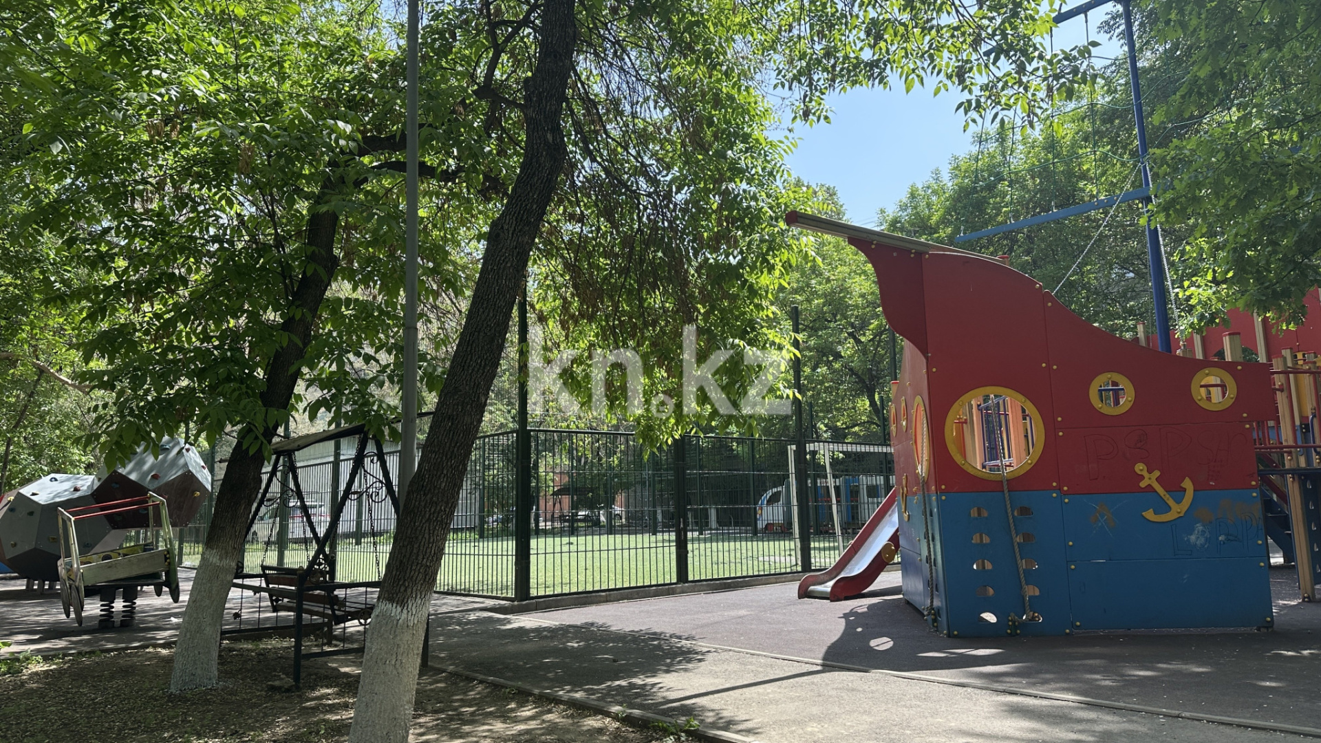 Аренда 1-комнатной квартиры, 32 м², ул. Макатаева, дом  46 - ул. Валиханова - Аренда  однокомнатных квартир помесячно в Алматы фото 1 из 14