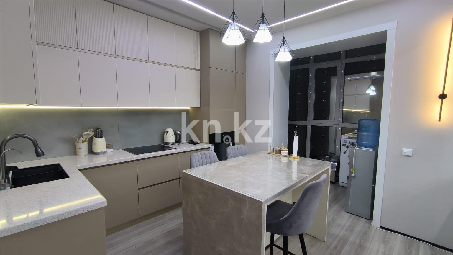 Продажа 4-комнатной квартиры, 107 м², ул. Муканова в Караганде - фото 5
