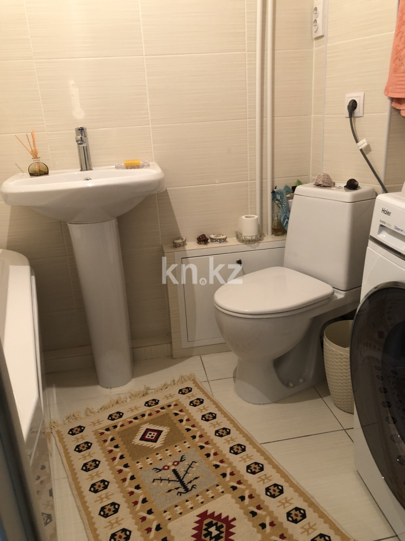 Продажа 1-комнатной квартиры, 32 м², ул. Муканова, дом  12 в Караганде - фото 10