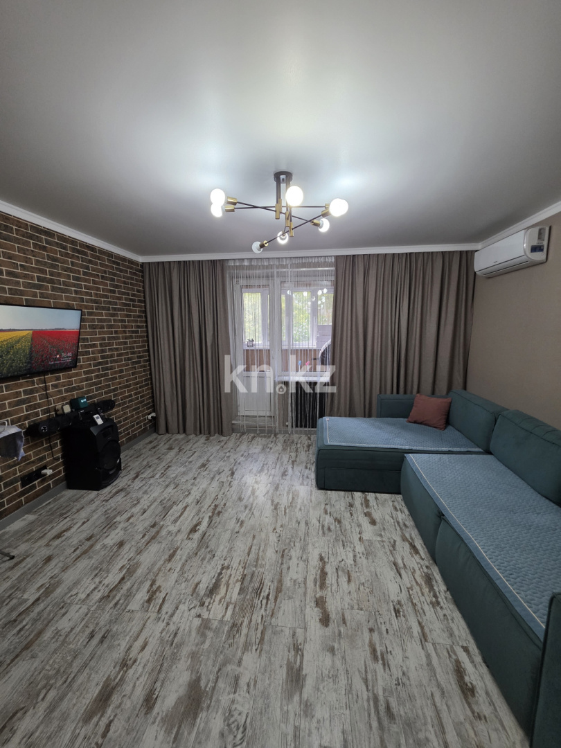 Продажа 4-комнатной квартиры, 76 м², мкр. Орбита-1, дом  11 - Продажа  четырехкомнатных квартир в Караганде фото 4 из 15