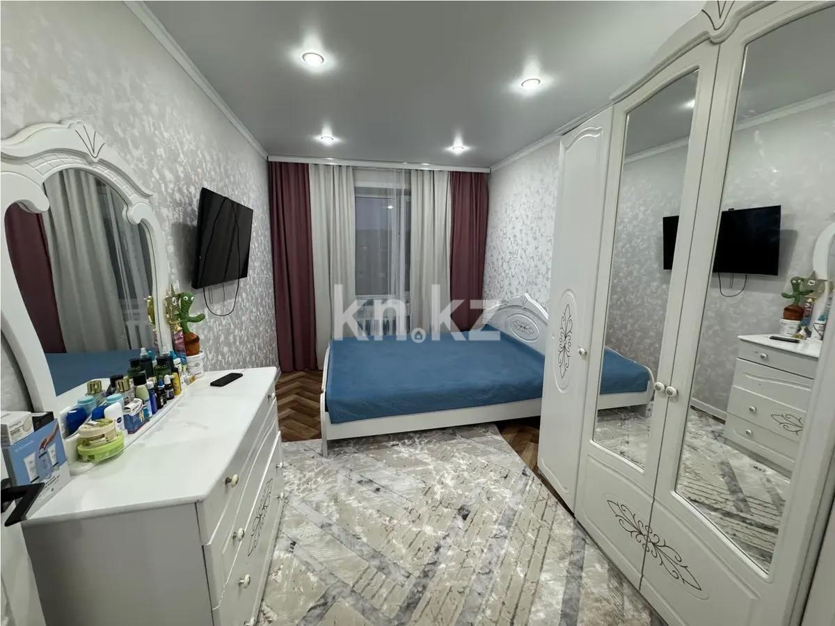 Продажа 3-комнатной квартиры, 63 м², мкр-н Голубые Пруды, дом  18 в Караганде - фото 2