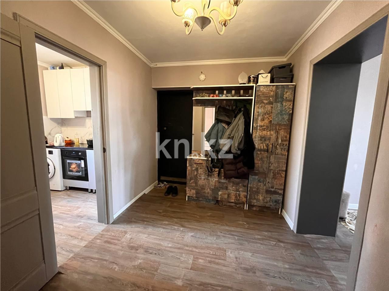 Продажа 3-комнатной квартиры, 56 м², ул. Керамическая - Продажа  трехкомнатных квартир в Караганде фото 13 из 16