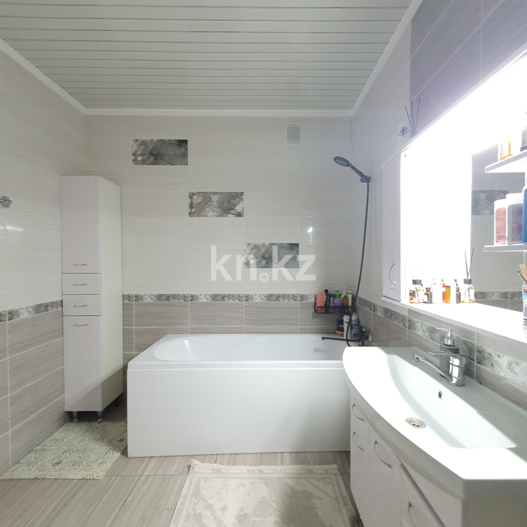 Продажа 2-комнатной квартиры, 82.7 м² в Актобе - фото 22