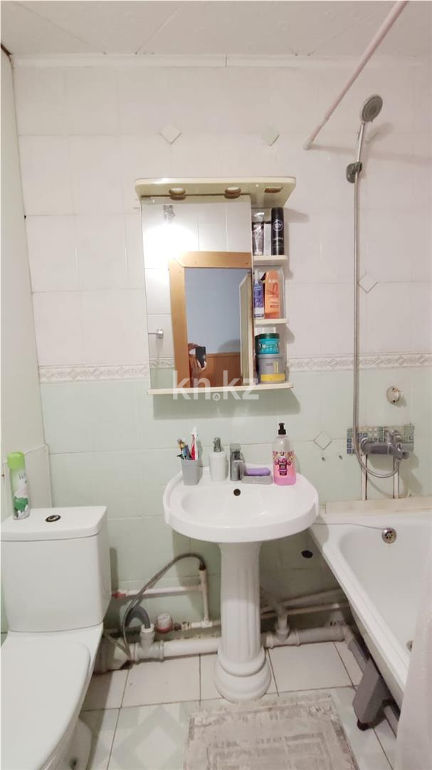 Продажа 4-комнатной квартиры, 61 м², мкр-н 17 - Продажа квартир в Караганде фото 9 из 11