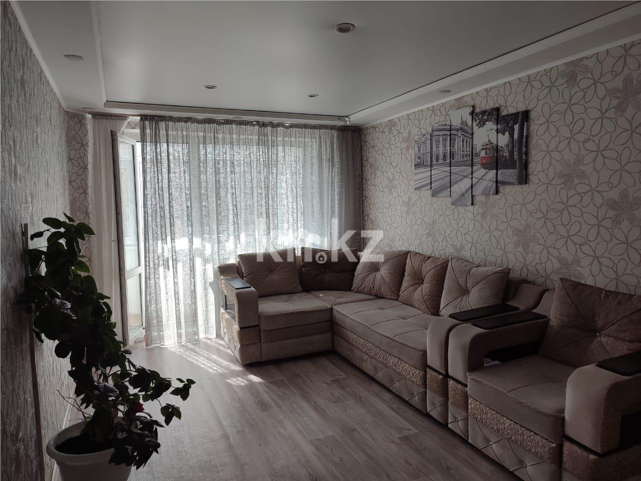 Продажа 3-комнатной квартиры, 61 м², ул. 40-летия Победы - Продажа и аренда недвижимости в Шахтинске фото 1 из 15