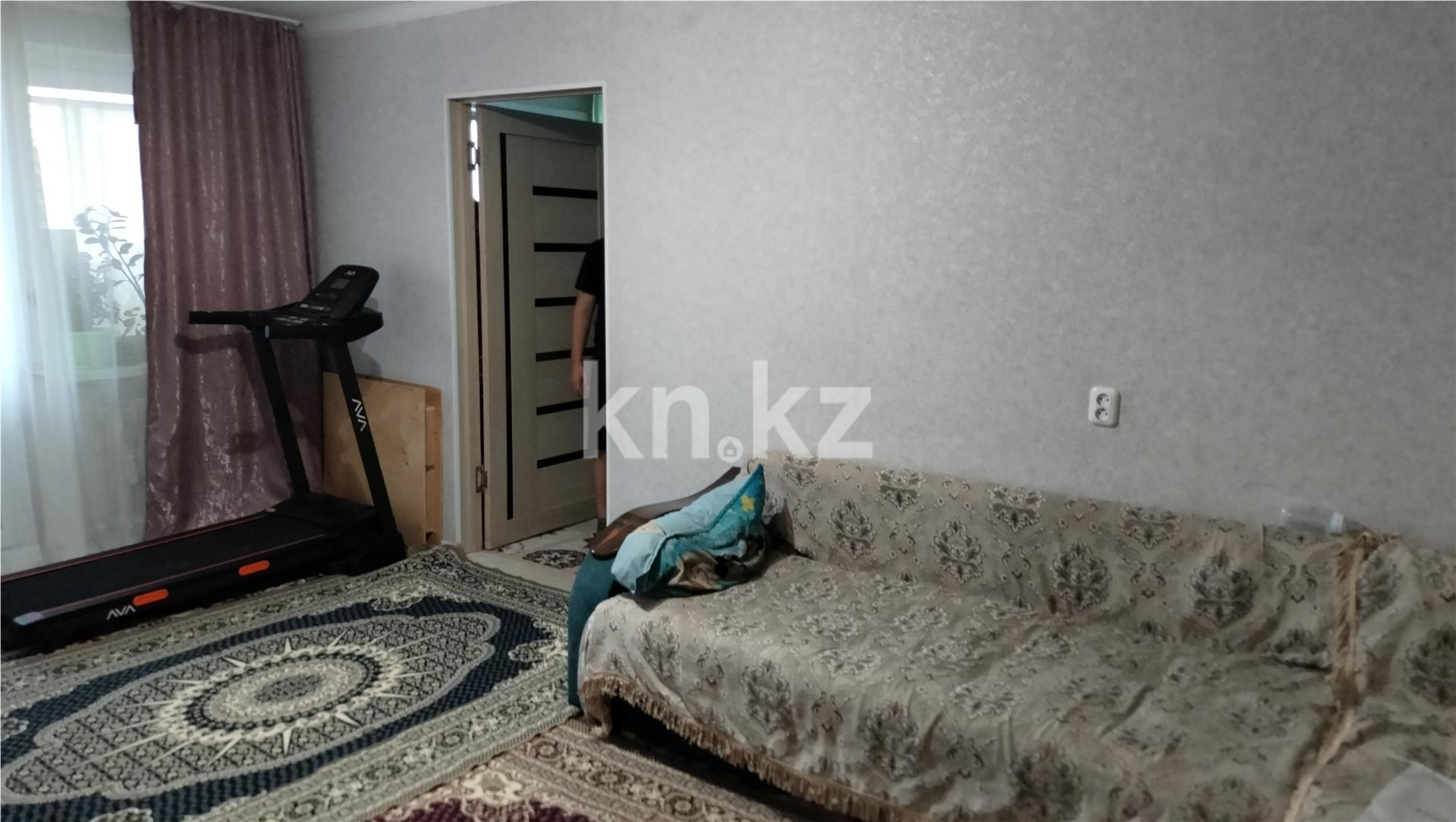 Продажа 3-комнатной квартиры, 57 м², мкр-н 12 - Продажа квартир в Караганде фото 2 из 14