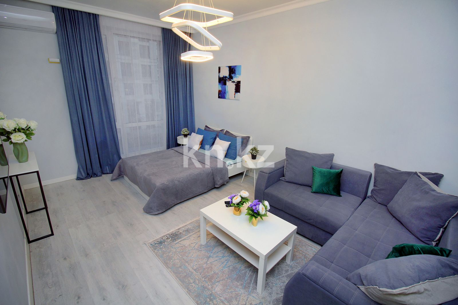Аренда 1-комнатной квартиры посуточно, 55 м², ул. Радостовца, дом  333а - Аренда квартир посуточно в Алматы с фото фото 1 из 21