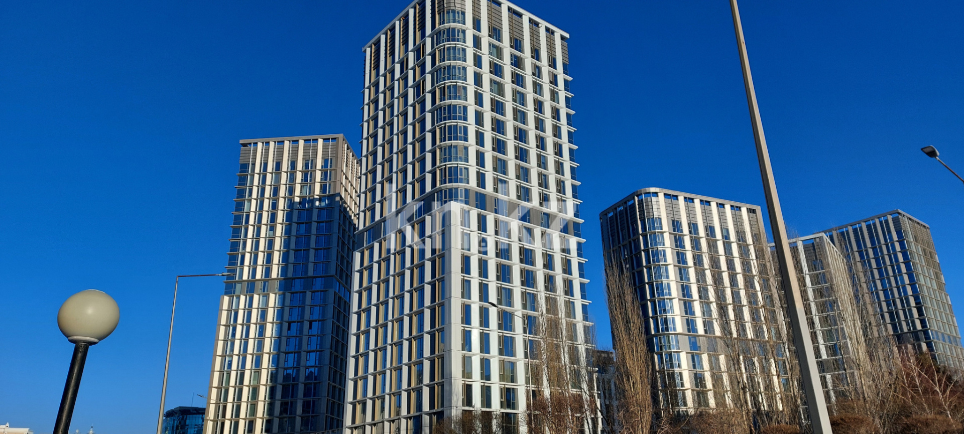 Продажа 4-комнатной квартиры, 157 м² - Продажа четырехкомнатных квартир в Астане фото 1 из 15