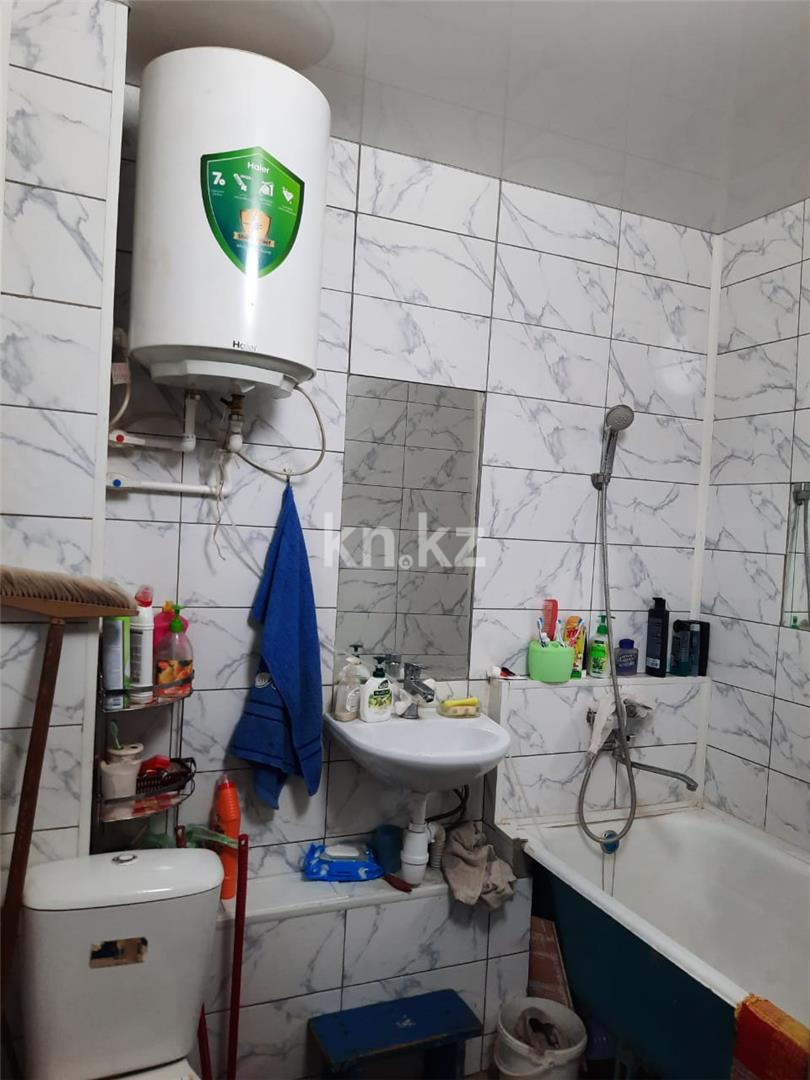 Продажа 4-комнатной квартиры, 62 м², мкр-н 18 - Продажа  четырехкомнатных квартир в Караганде фото 9 из 10