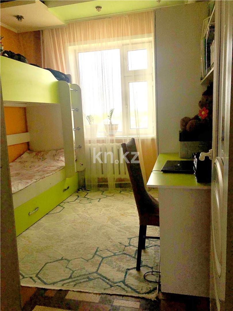 Продажа 4-комнатной квартиры, 79 м², ул. Дюсембекова, дом  39 - Продажа  четырехкомнатных квартир в Караганде фото 7 из 16