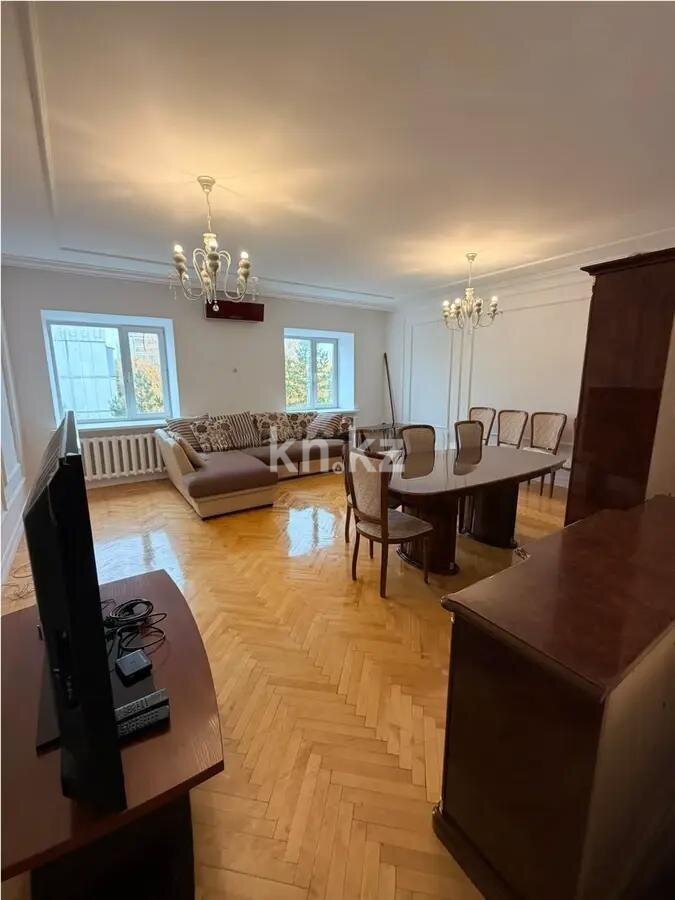 Продажа 4-комнатной квартиры, 145 м² в Астане