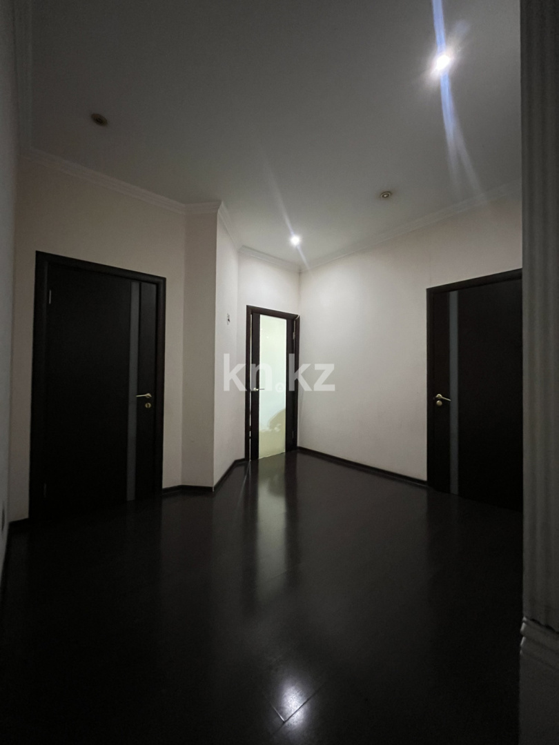 Продажа 3-комнатной квартиры, 122 м², ул. Сатпаева, дом  30а в Алматы - фото 6