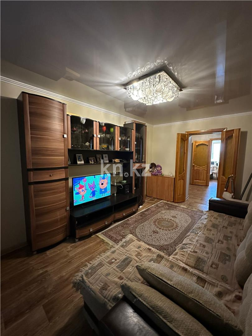 Продажа 3-комнатной квартиры, 60 м², мкр-н Восток-1 - Продажа квартир в Караганде с фото фото 1 из 15