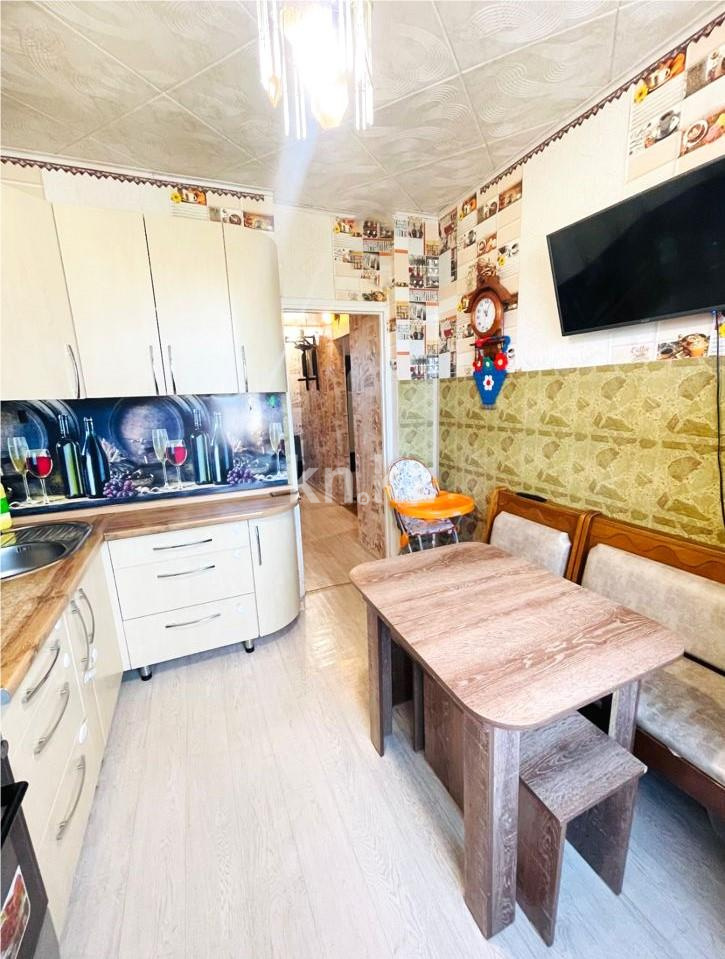 Продажа 4-комнатной квартиры, 82 м², мкр-н Степной-3 - Продажа  четырехкомнатных квартир в Караганде фото 10 из 16