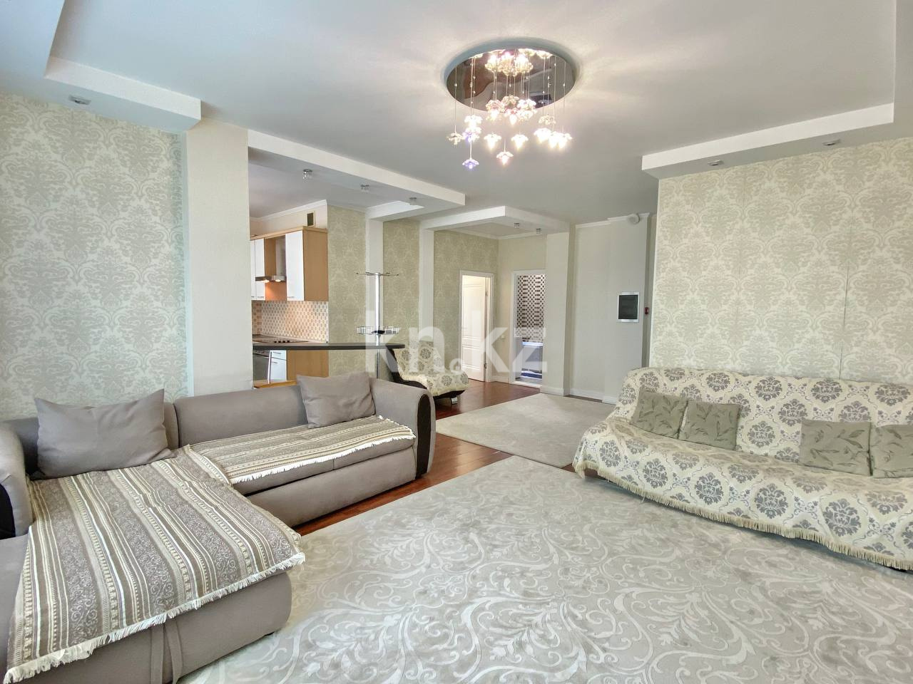 Продажа 2-комнатной квартиры, 85 м², ул. Достык, дом  5 в Астане - фото 9