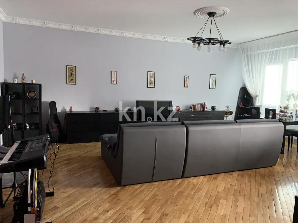 Продажа 2-комнатной квартиры, 91 м², ул. Курмангазы, дом  145 в Алматы
