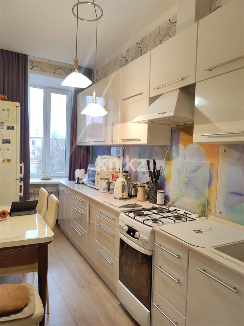 Продажа 3-комнатной квартиры, 68 м², пр. Бухар-жырау, дом  28 в Караганде - фото 11