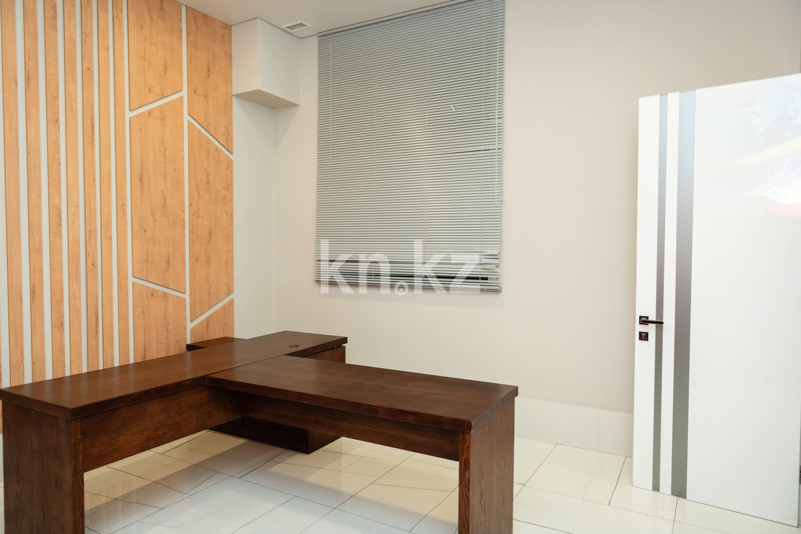 Продажа , 300 м², ул. Муканова, дом  53 - Продажа офисных и торговых помещений в Караганде фото 2 из 34