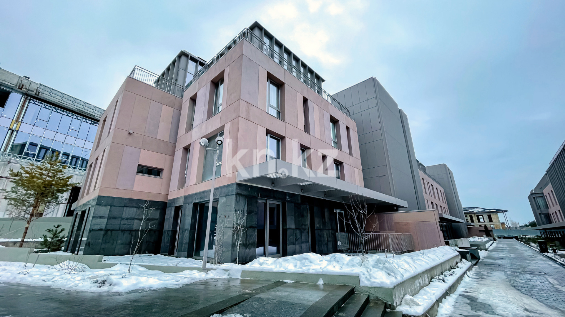 Продажа 2-комнатной квартиры, 72 м², ул. Култобе, дом  24/3 в Алматы - фото 9