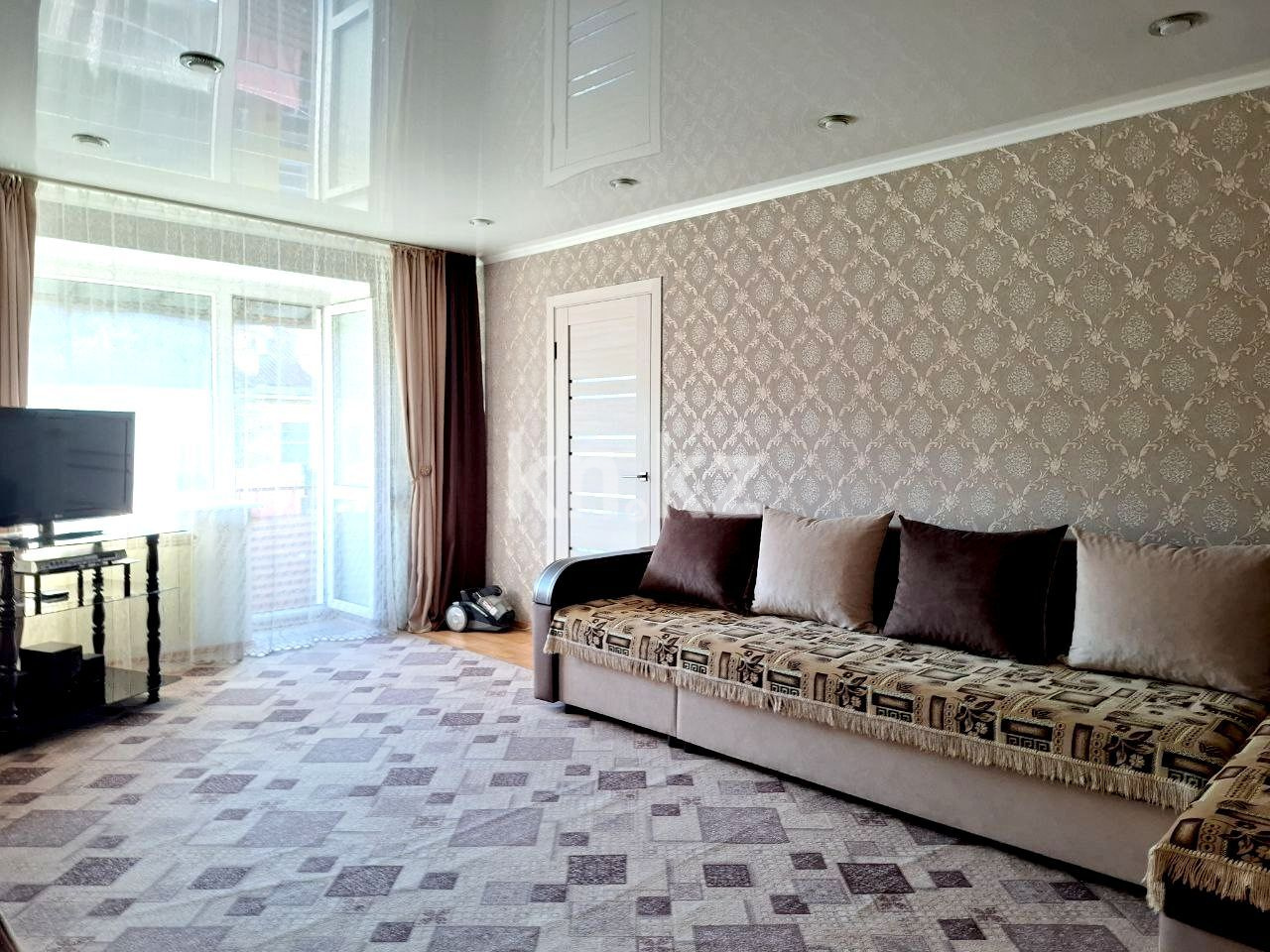 Продажа 2-комнатной квартиры, 43.7 м², ул. Добролюбова, дом  34 - Продажа квартир в Усть-Каменогорске с фото фото 1 из 8