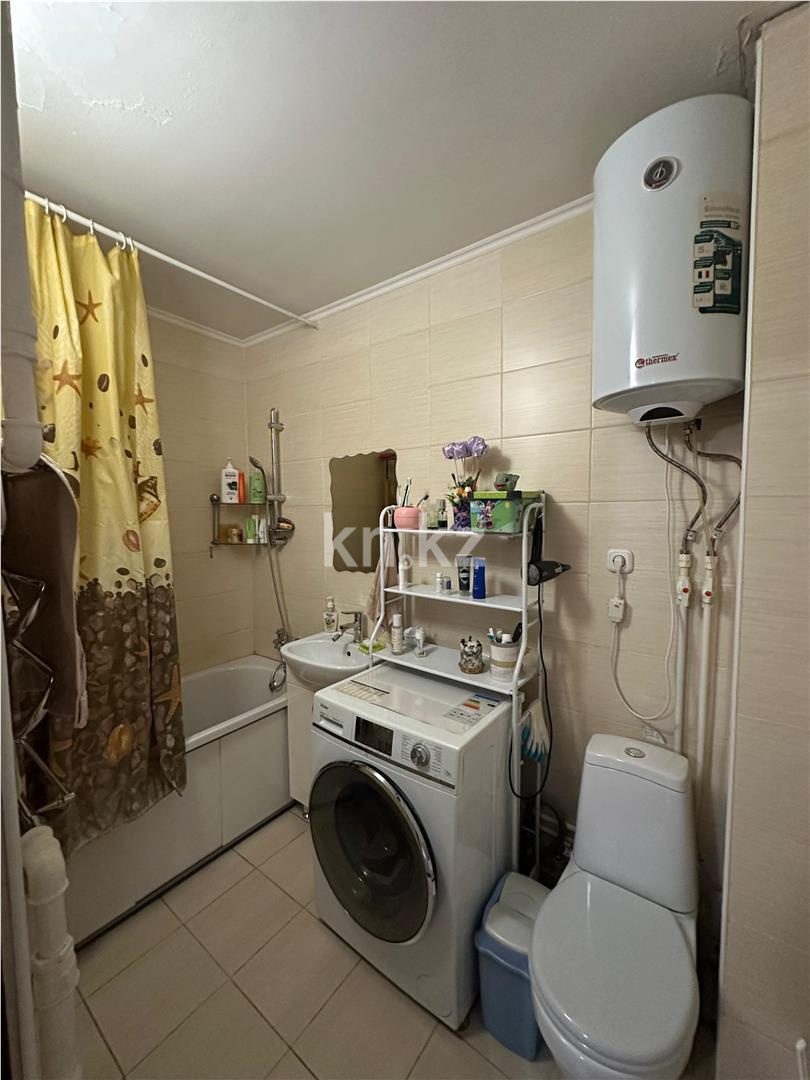 Продажа 3-комнатной квартиры, 56 м², ул. Аманжолова в Караганде - фото 10