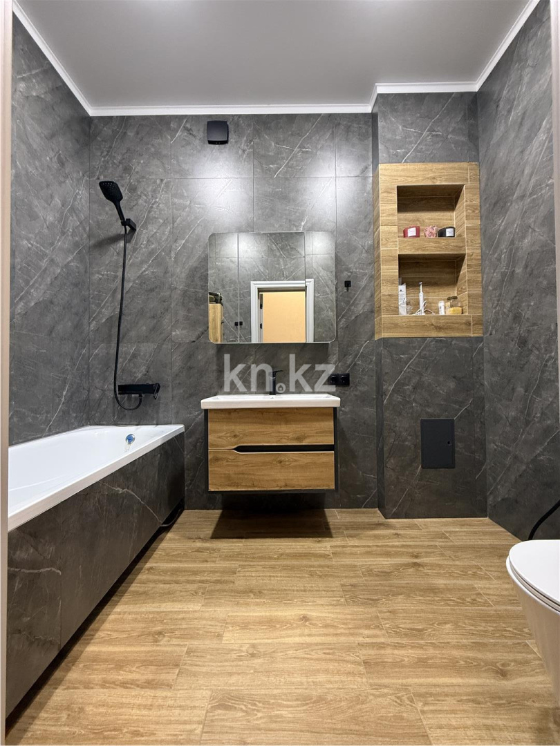Продажа 3-комнатной квартиры, 91 м², ул. Ашимова - Продажа  трехкомнатных квартир в Караганде фото 13 из 26