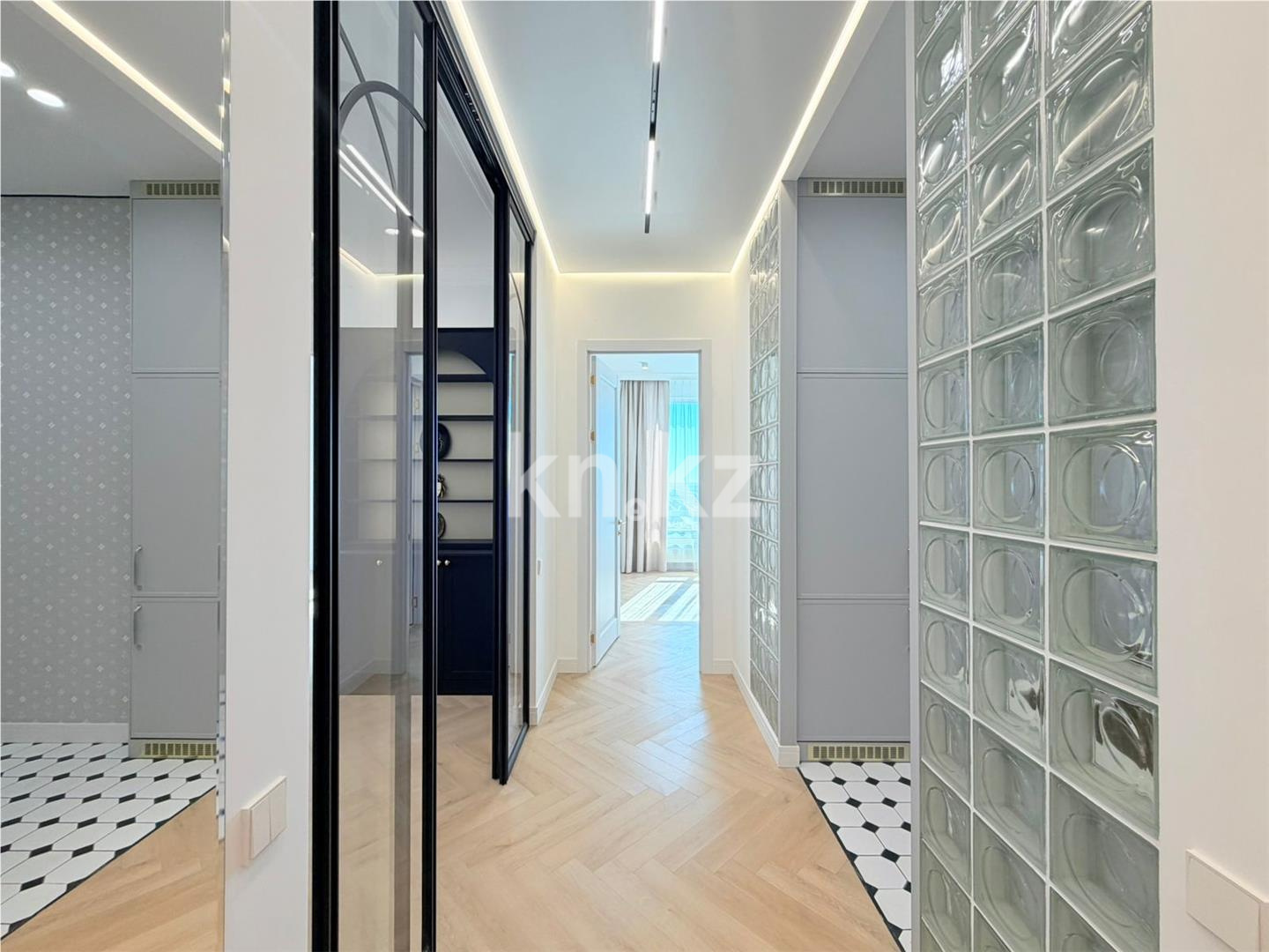 Продажа 4-комнатной квартиры, 98 м² в Астане - фото 14