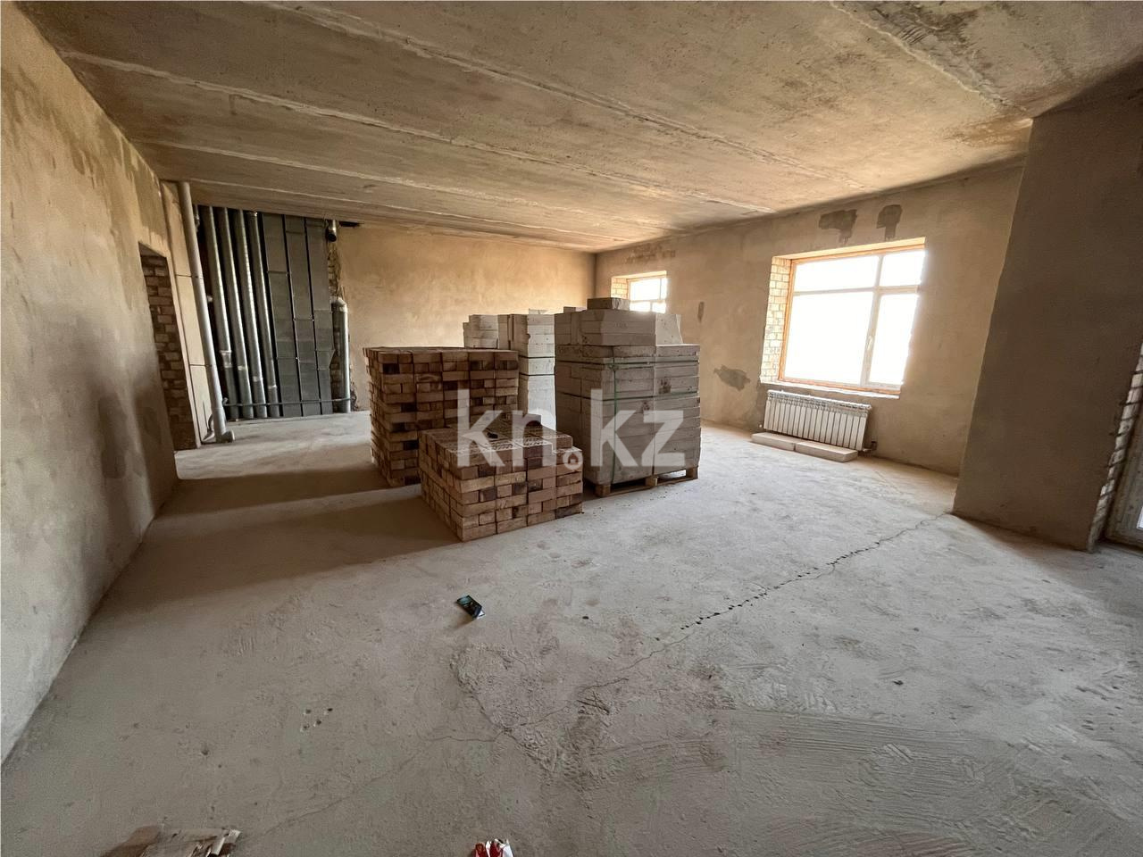 Продажа 3-комнатной квартиры, 90 м², ул. Муканова - Продажа  трехкомнатных квартир в Караганде с фото фото 4 из 31