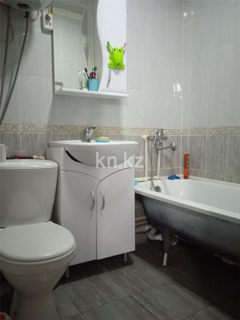 Продажа 3-комнатной квартиры, 57 м², мкр-н 12, дом  38 в Караганде - фото 9