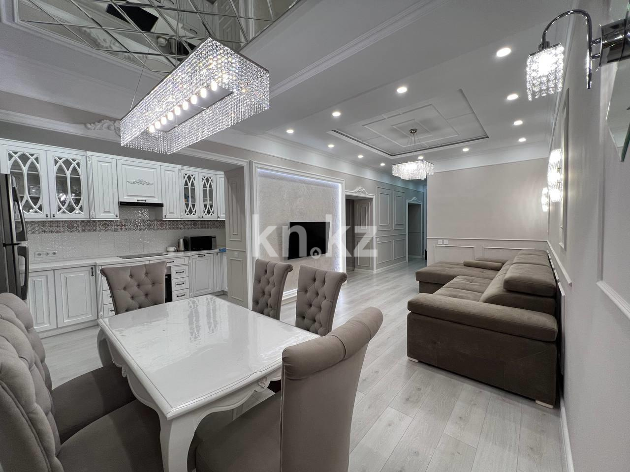Продажа 4-комнатной квартиры, 124 м², ул. Аманжолова, дом  96/1 - Продажа  четырехкомнатных квартир в Караганде с фото фото 1 из 23