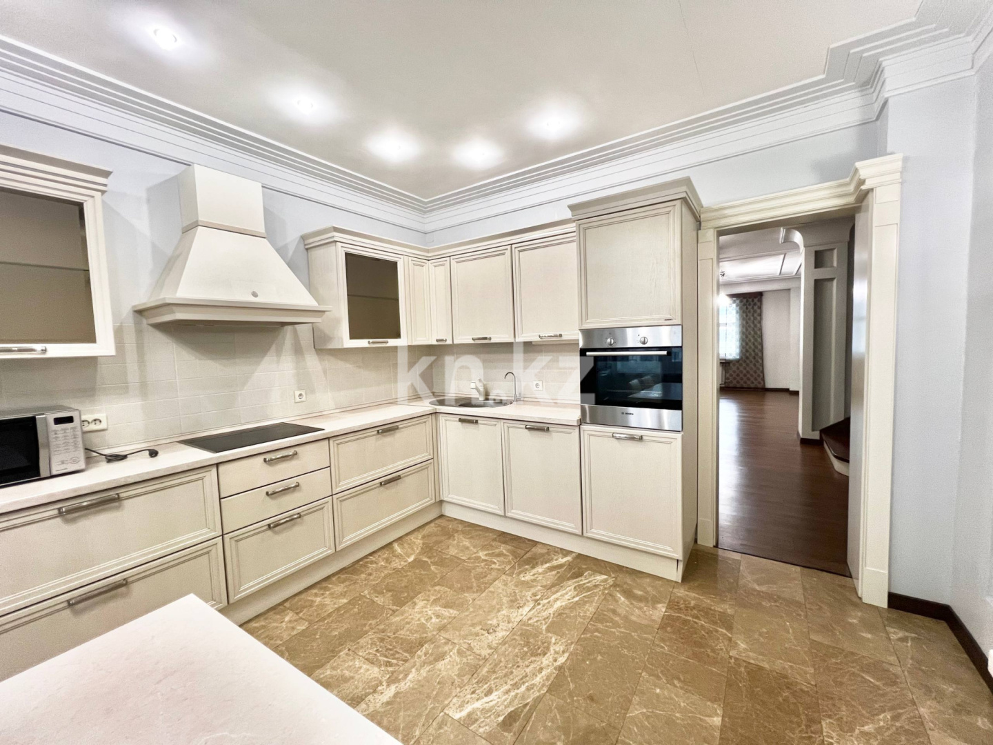 Продажа 4-комнатной квартиры, 223 м² в Астане