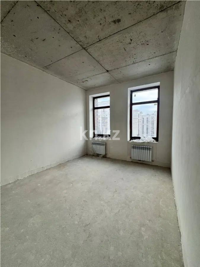 Продажа 4-комнатной квартиры, 127.4 м², ул. Аманжолова, дом  22 в Астане - фото 2