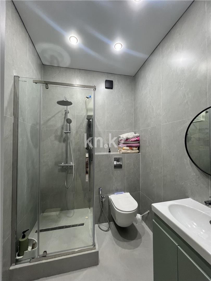 Продажа 4-комнатной квартиры, 104 м², ул. Кулкыбаева - Продажа квартир в Караганде фото 13 из 19