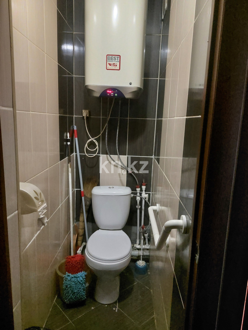 Продажа 4-комнатной квартиры, 61 м², мкр-н 14, дом  18 - Продажа  четырехкомнатных квартир в Караганде фото 17 из 24