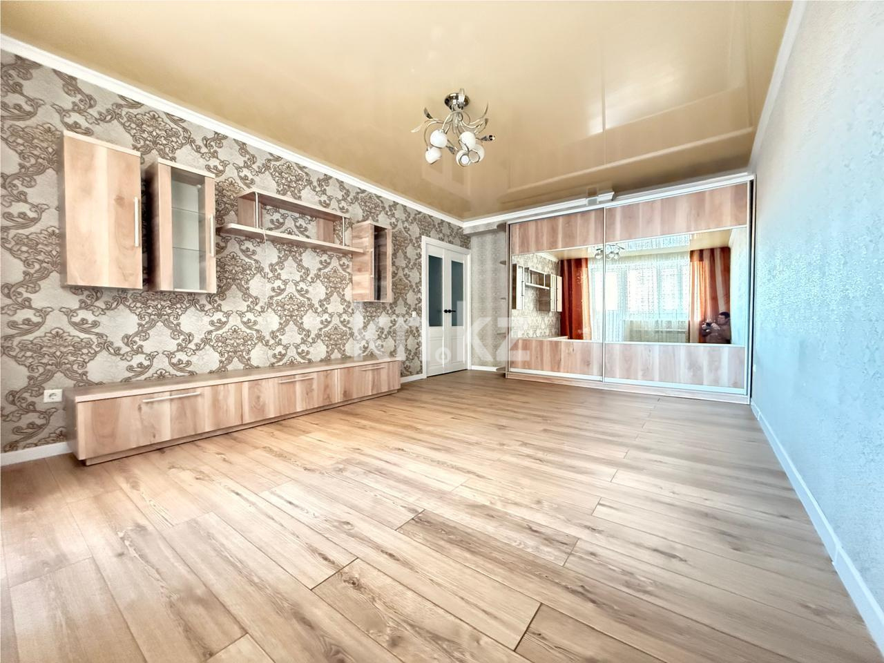 Продажа 2-комнатной квартиры, 70 м², ул. Ермекова, дом  106/6 в Караганде - фото 2