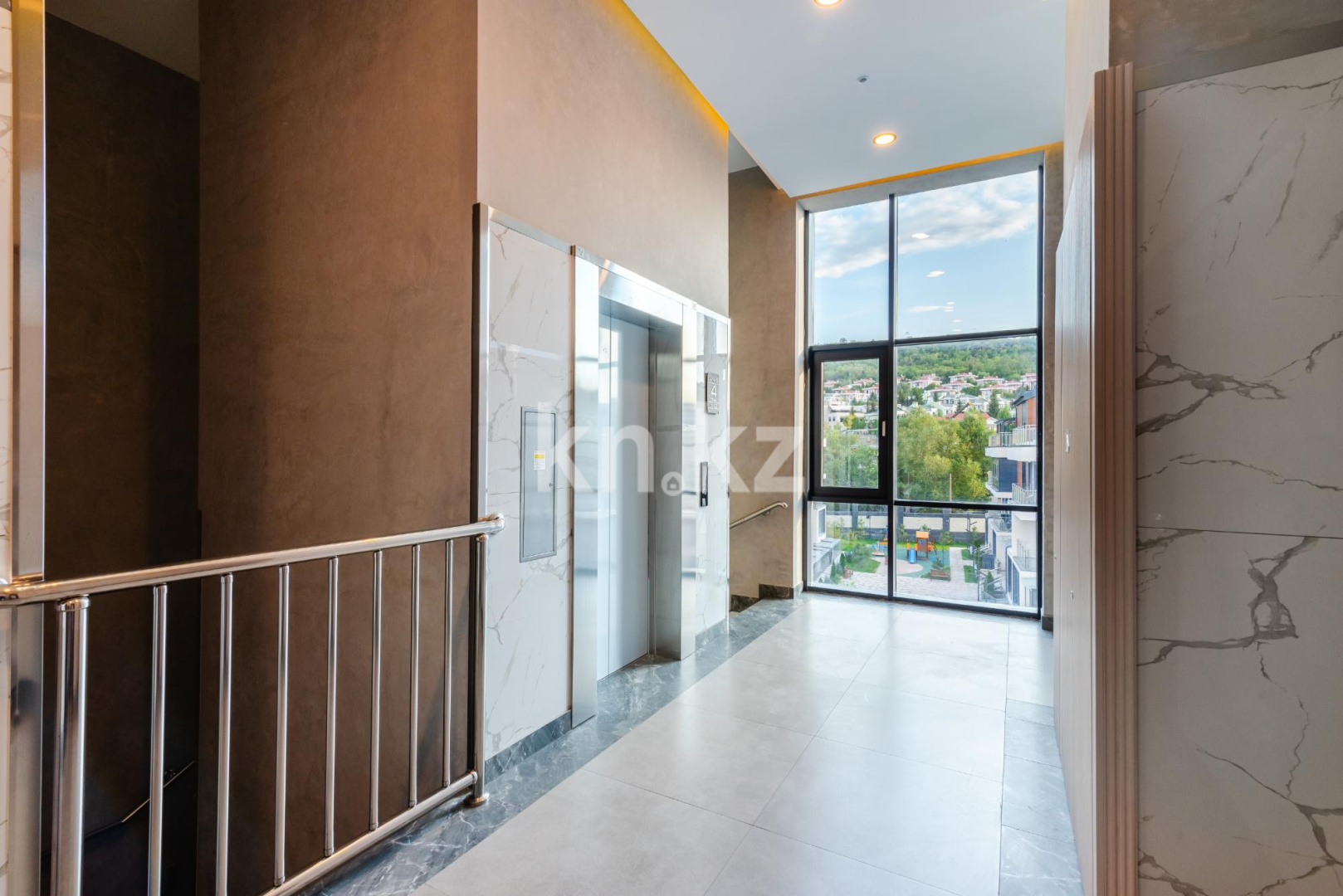 Продажа 4-комнатной квартиры, 220 м², ул. Жамакаева, дом  252 в Алматы - фото 20