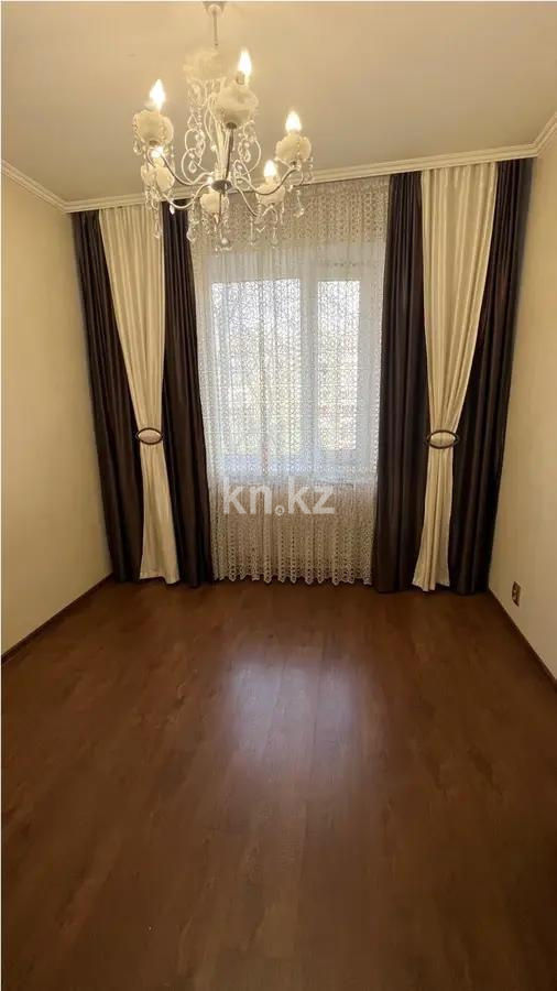 Продажа 3-комнатной квартиры, 63 м², мкр-н Голубые Пруды, дом  15 в Караганде - фото 3