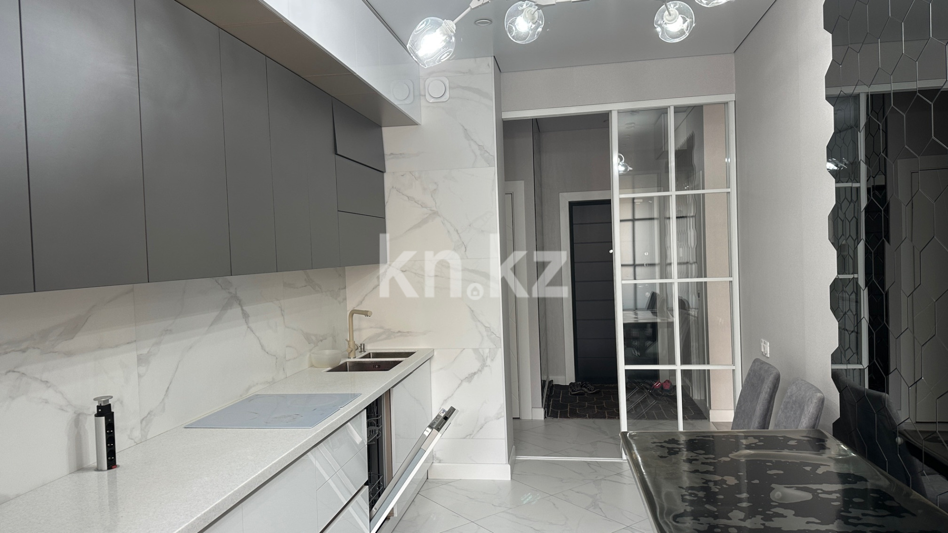 Аренда 4-комнатной квартиры, 96.4 м², ул. Тажибаевой - Продажа квартир в Алматы фото 1 из 17