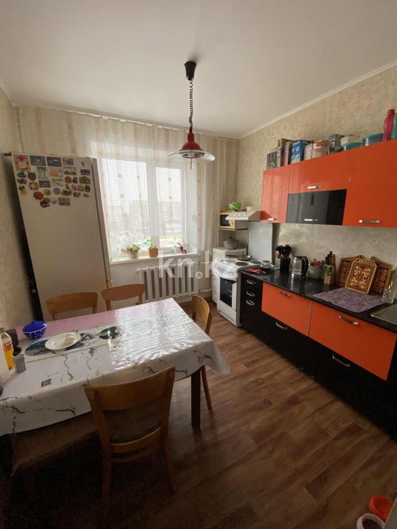 Продажа 3-комнатной квартиры, 63.6 м², мкр. Голубые Пруды, дом  6 - Продажа квартир в Караганде фото 1 из 13