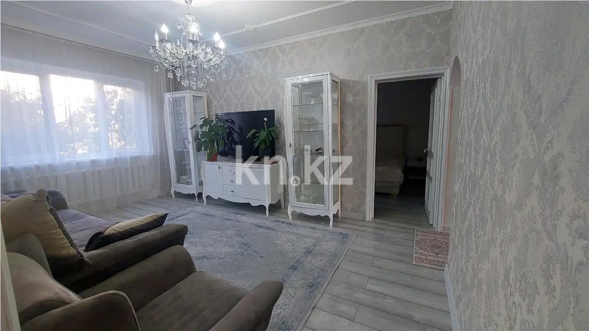 Продажа 4-комнатной квартиры, 90 м², мкр-н Аксай-5, дом  5 - Продажа квартир в Алматы фото 1 из 6