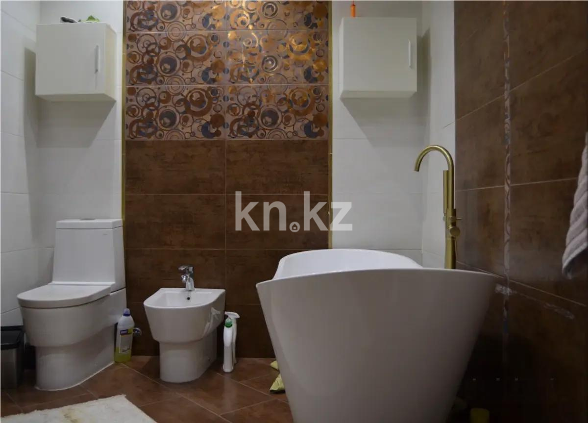 Продажа 4-комнатной квартиры, 160 м², ул. Жазылбека, дом  20 - Продажа квартир в Алматы с фото фото 3 из 4