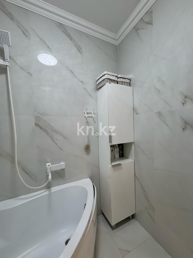 Продажа 3-комнатной квартиры, 89 м², пр. Шахтеров, дом  52 в Караганде - фото 16