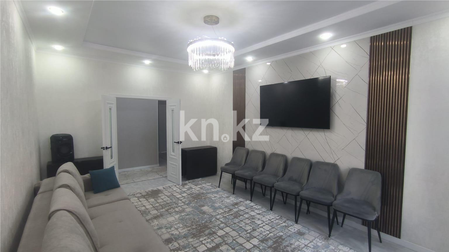Продажа 4-комнатной квартиры, 118 м², ул. Букетова - Продажа квартир в Караганде фото 1 из 27