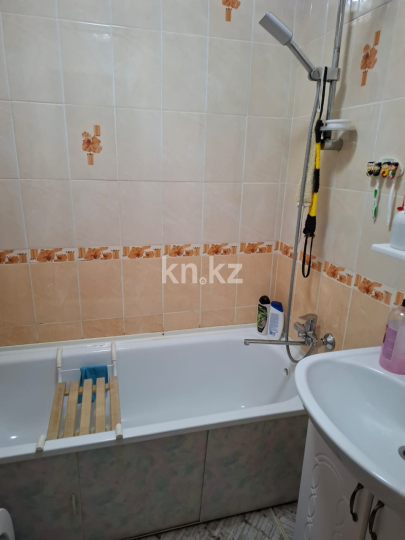 Продажа 3-комнатной квартиры, 80 м², ул. Сатыбалдина, дом  7/3 - Продажа  трехкомнатных квартир в Караганде фото 10 из 15